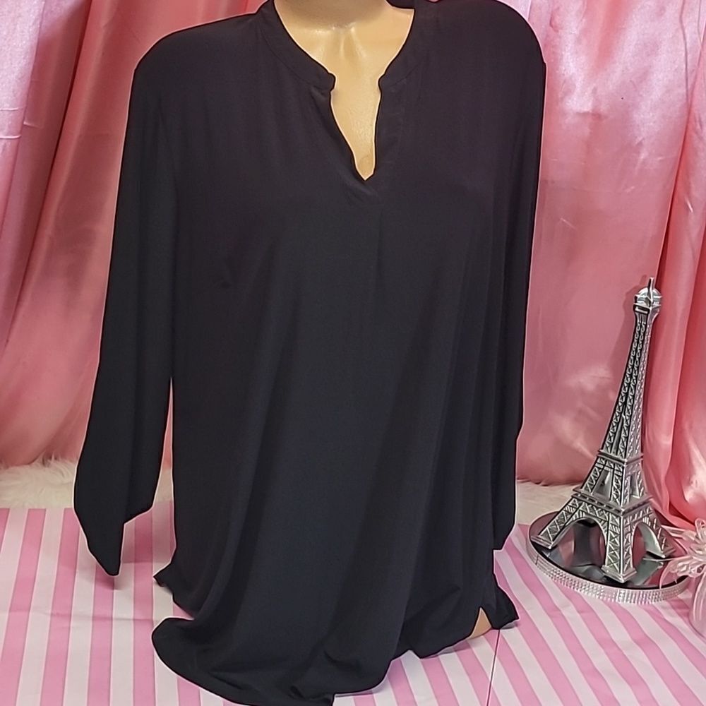 1634  Black Blouse EST 1946  sIZE  18-20 W